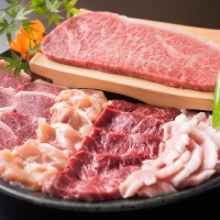 いろんなお肉を食べたい人はこれ！にぎわい盛　5,478円(税込)